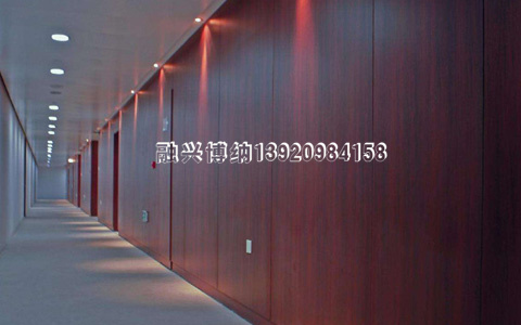  挂墙版